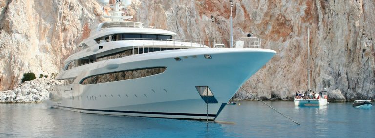 Why Hiring a Yacht is a Fantastic Experience for a Family Vacation