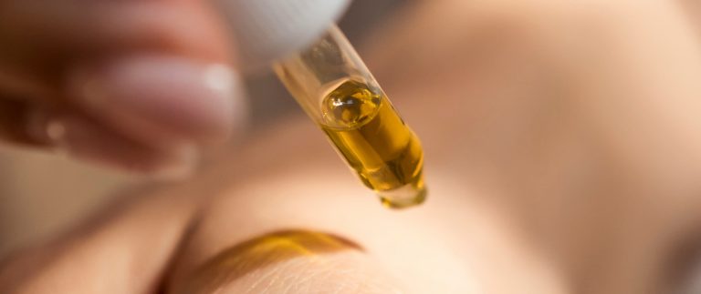 How to Treat Acne When You Have Dry Skin