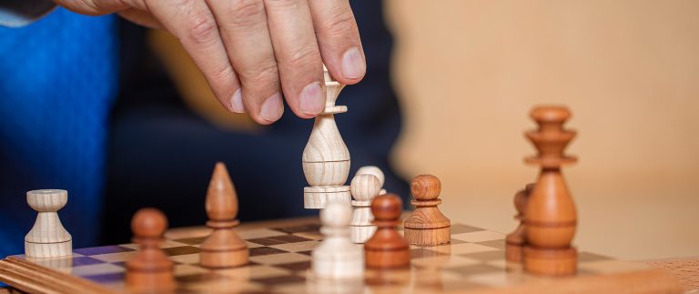 How to improve your chess skills: daily training and challenges